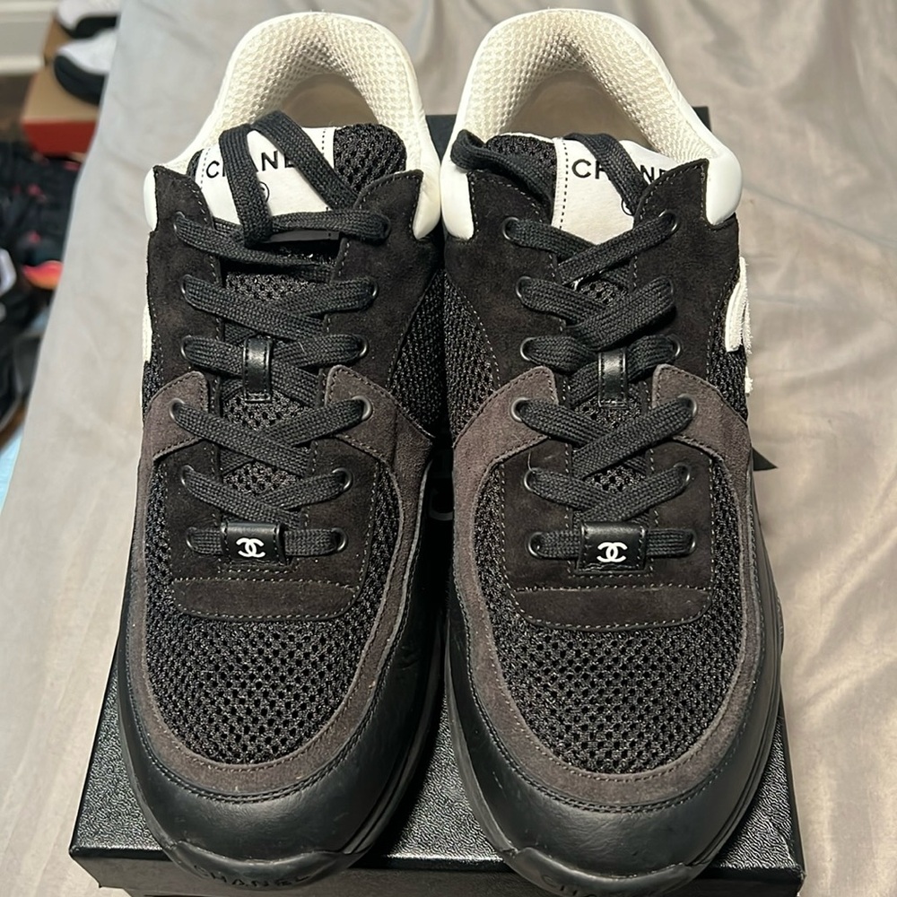 Chanel authentic women sneaker 41.5(8.5 US)